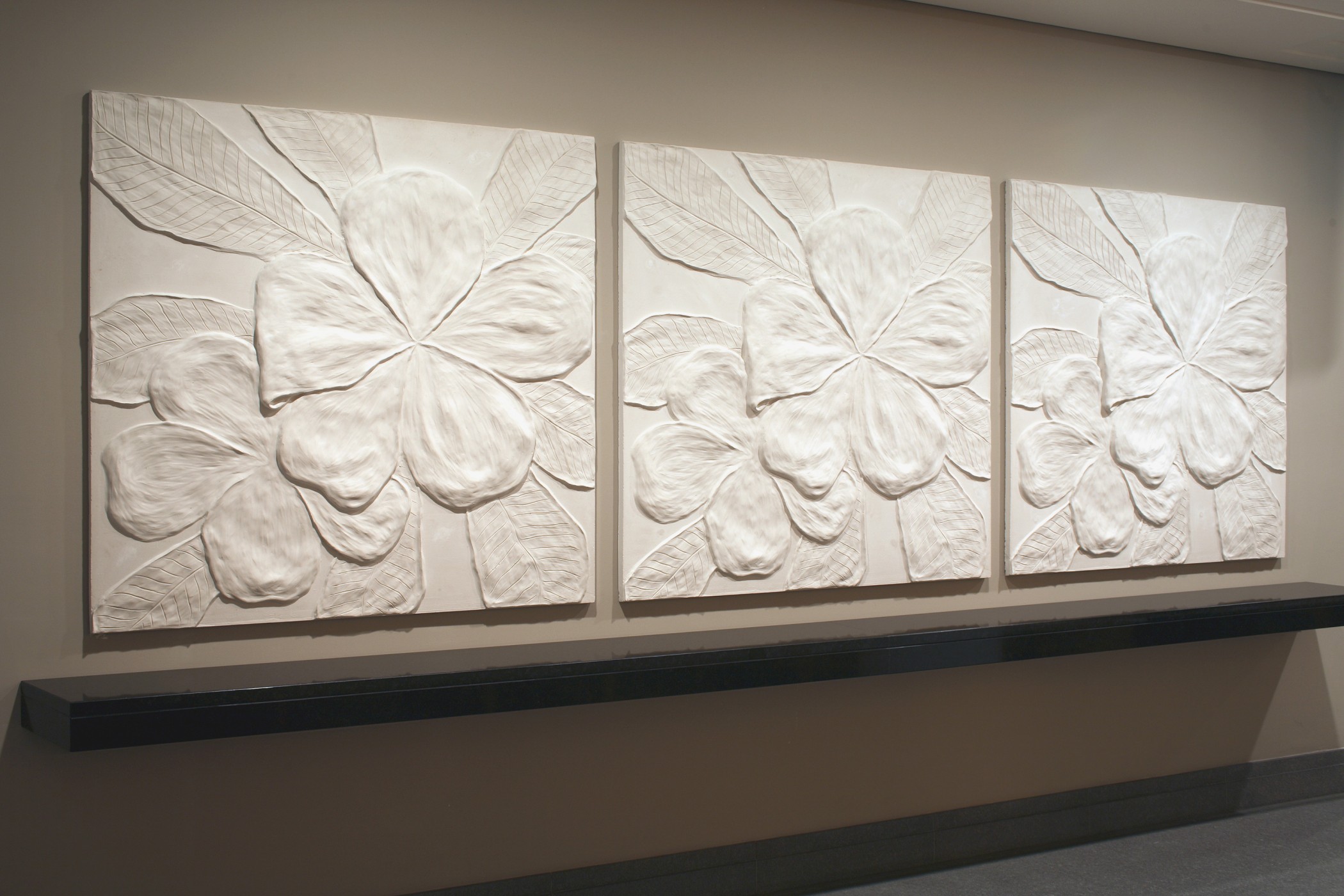 Kunstwerke im Spa-Bereich der Lenbach Gärten in München