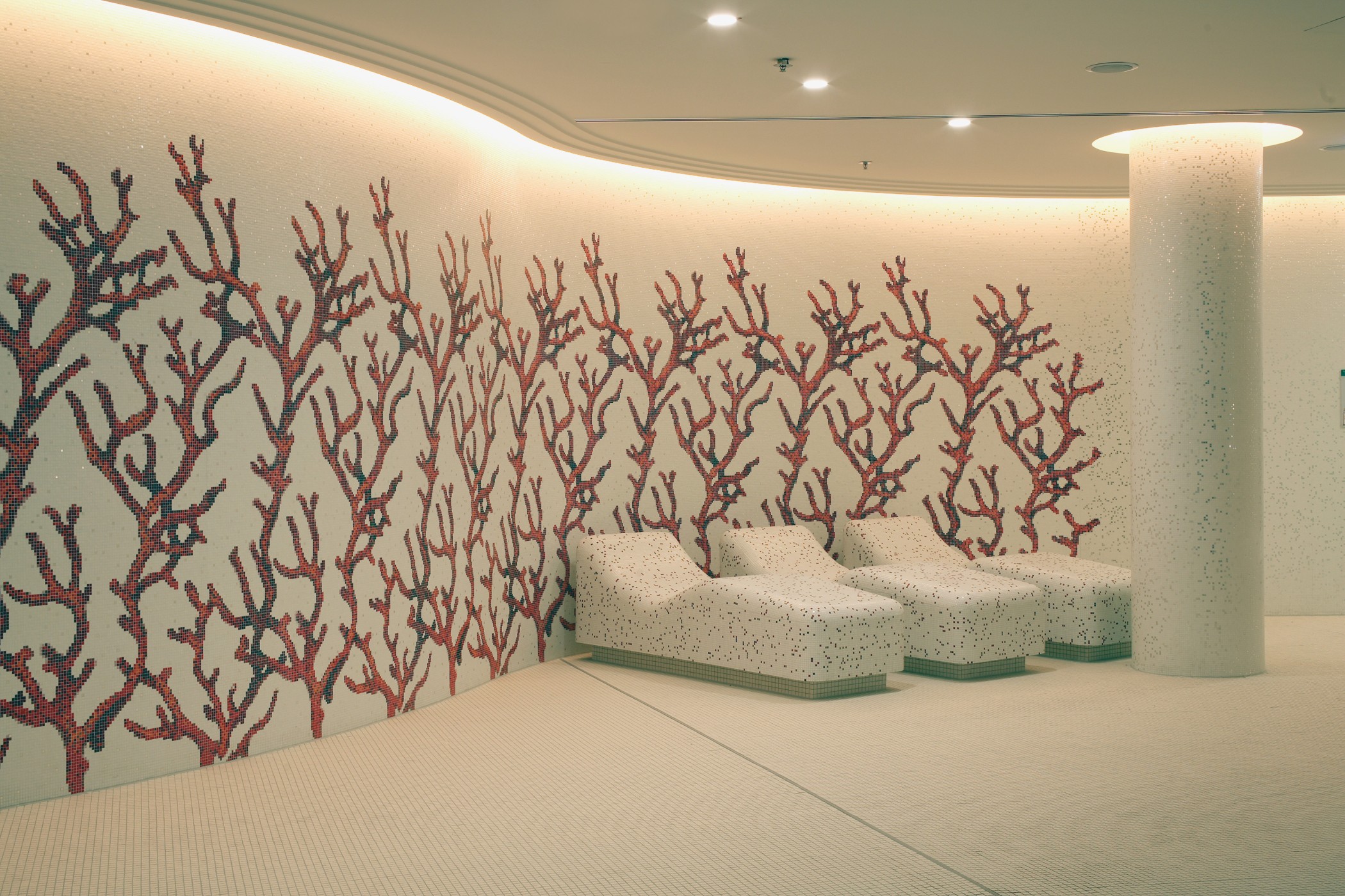 Liegen im Spa-Bereich der Lenbach Gärten in München