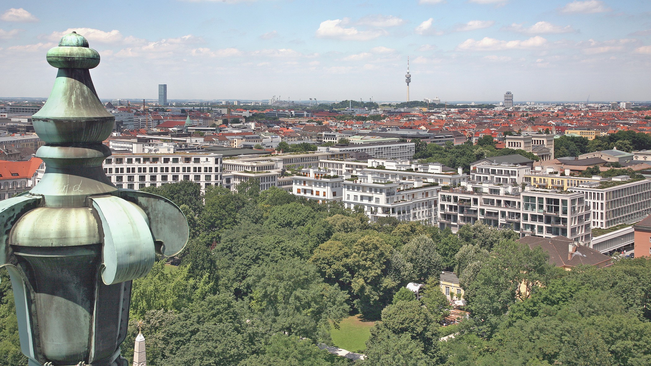 Ausblick über die Lenbach Gärten in München vom Landgericht aus
