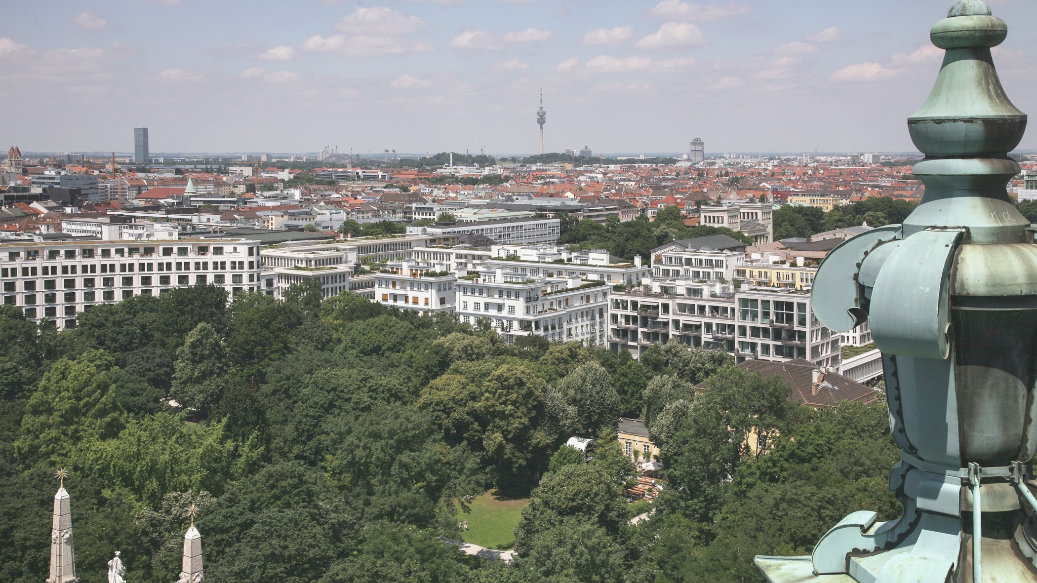 Ausblick über die Lenbach Gärten in München vom Landgericht aus