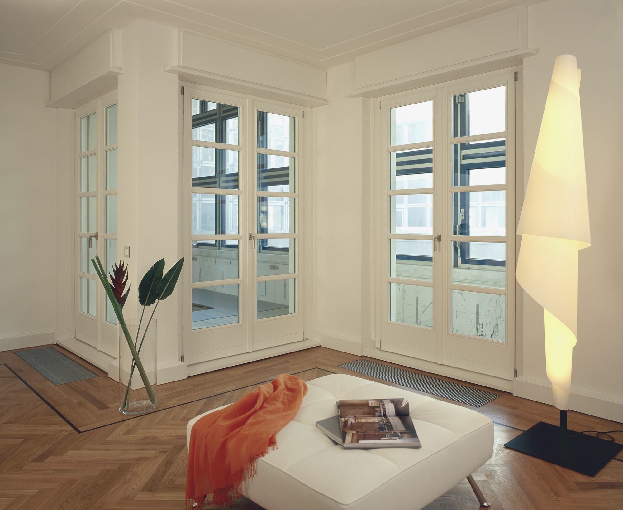 Wohnzimmer einer Wohnung im exklusiven Wohnquartier Lenbach Gärten München